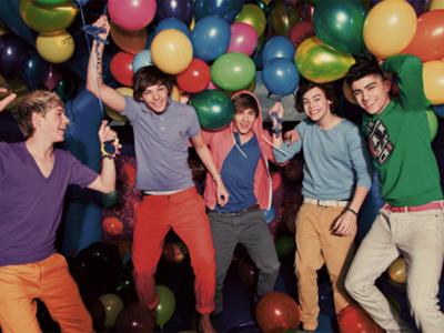 One Direction Tampil Ceria Dalam Video Klip Terbarunya
